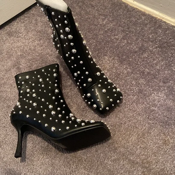 New black silver Pearl booties size 9 - Picture 2 of 4